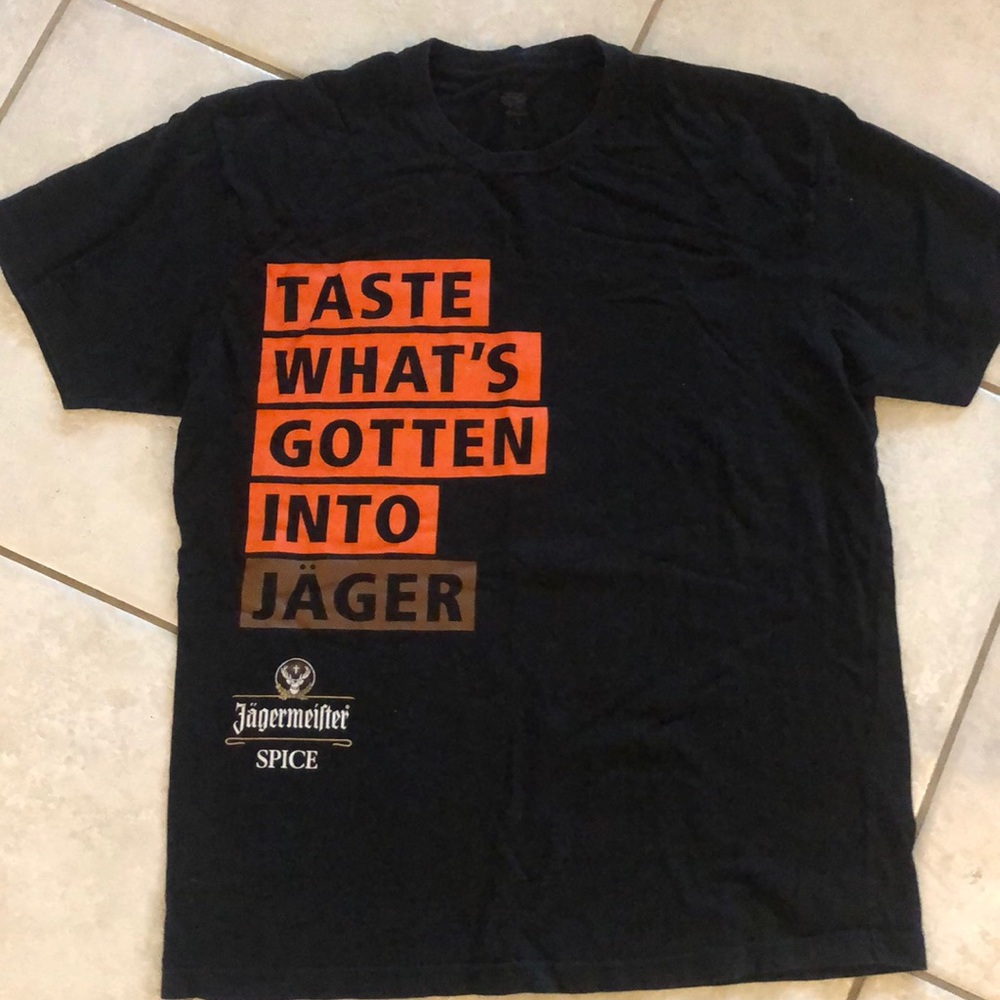 Men’s large tee!
